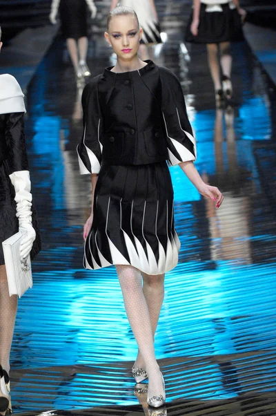 Look 44